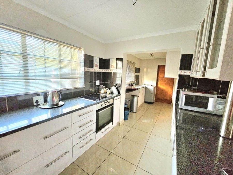 3 Bedroom Property for Sale in Waterkloof East North West